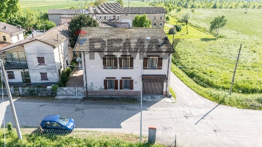 Foto Casa indipendente in VIA CORNEDOLE 89, Castelnovo di Sotto Centro