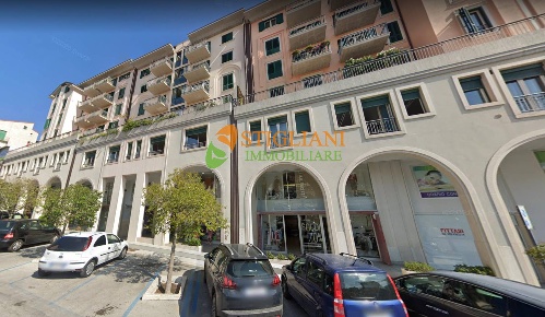 Foto Locale commerciale in Via Gazzani, Campobasso Centro di 120 m²