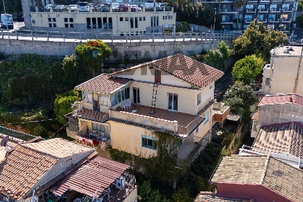 Foto Villa unifamiliare in via Porta Pasquale 57, Taormina Centro di 205 m²