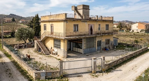 Foto Appartamento in VIA POLVERIGI 63, Roma Corcolle di 66 m² con 3 locali
