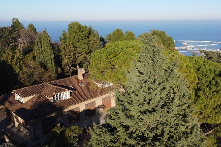 Foto Villa unifamiliare in Str. Panoramica Adriatica 222, Pesaro di 425 m²