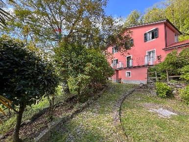 Foto Casa indipendente in via montemozzo 5, Borzonasca di 160 m² in vendita