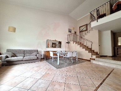 Foto Case semi ndipendenti in Luigi Reverberi 26, Rovato Centro di 250 m²