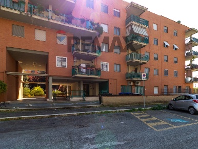Foto Appartamento in Via Ugo Spirito 44, Roma Tor Vergata di 112 m²