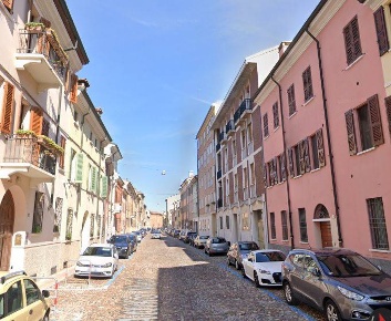 Foto Appartamento in VIA MORI, Mantova Centro di 115 m² con 4 locali