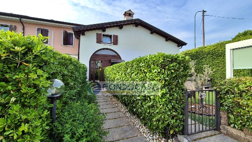 Foto Appartamento in STRADA DELLA COLOMBERA, Peschiera del Garda di 82 m²