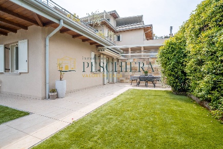 Foto Appartamento in Via Pò 15/A, Peschiera del Garda Boschetti di 150 m²