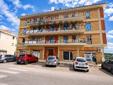 Foto Appartamento in dante alighieri 52, Larino di 212 m² con 9 locali