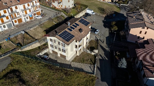 Foto Appartamento in Via Degli Alpini 2, Vetto Centro di 96 m² con 3 locali