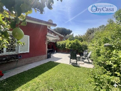 Foto Villa unifamiliare in Via della luna 10, Ladispoli di 123 m²