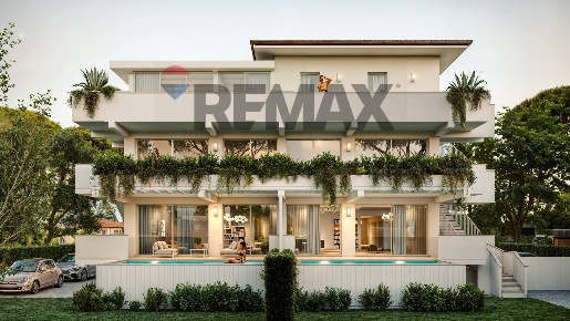 Foto Appartamento a Massa Marina di Massa Centro di 192 m² con 5 locali