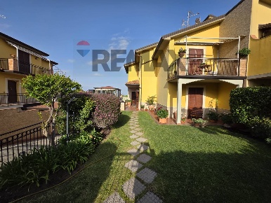 Foto Villa a schiera in Via Maria Grazia Cutuli 15, Viagrande di 200 m²