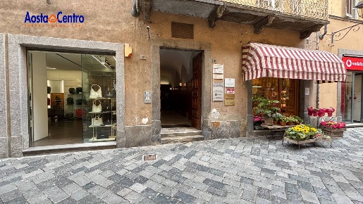 Foto Attico in Via Porta Praetoria 19, Aosta Centro di 66 m² con 1 locali