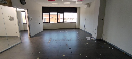 Foto Locale commerciale a San Giuliano Terme Ghezzano di 210 m² in vendita
