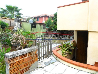 Foto Appartamento a Carrara Marina di Carrara di 42 m² con 3 locali