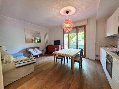 Foto Appartamento a Massa Marina di Massa Centro di 60 m² con 2 locali