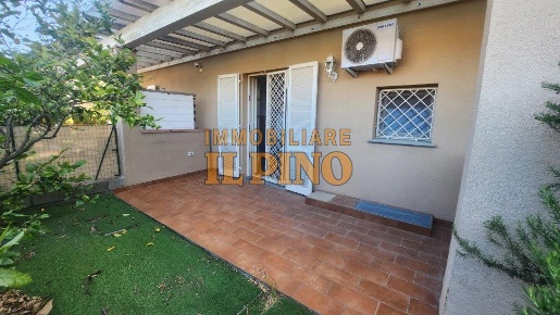 Foto Villa a schiera a Vicopisano Centro di 250 m² con 6 locali in vendita