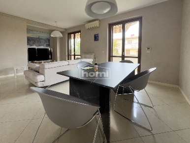 Foto Villa a schiera a Spoltore di 288 m² con 9 locali in vendita