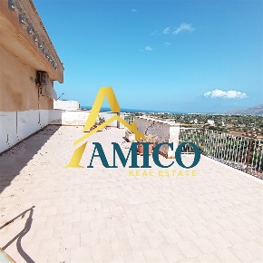 Foto Appartamento in Via Giovanni Pascoli, Bagheria Centro di 140 m²