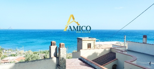 Foto Villa unifamiliare in Via Consolare, Altavilla Milicia di 200 m²