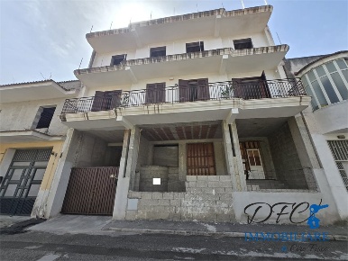 Foto Villa unifamiliare a Cardito Carditello di 800 m² con 11 locali