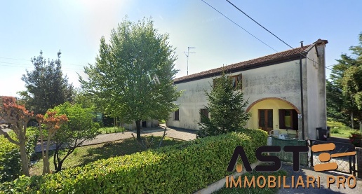 Foto Appartamento in Via Le Basse, Oderzo Centro di 12 m² con 6 locali