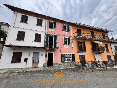 Foto Casa indipendente a Grognardo con 5 locali in vendita