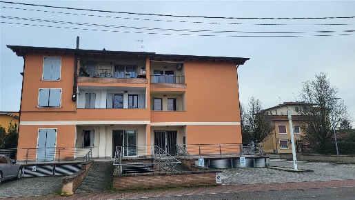 Foto Negozio a Bagnolo San Vito Centro di 250 m² in vendita