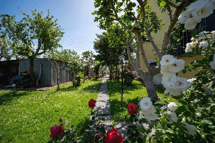 Foto Casa indipendente in Via Ruggero Bardazzi, Signa di 90 m² con 4 locali