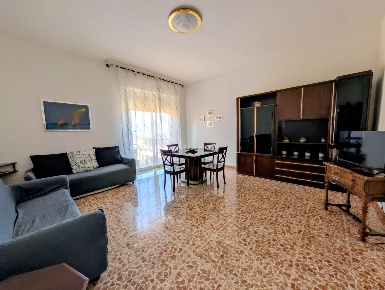 Foto Appartamento a Tarquinia Paese di 126 m² con 6 locali in vendita