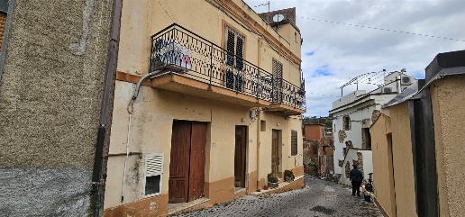 Foto Casa indipendente a Rodì Milici Rodì di 170 m² con 6 locali in vendita