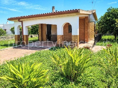Foto Villa unifamiliare a Siracusa Maeggio di 46 m² con 4 locali in vendita