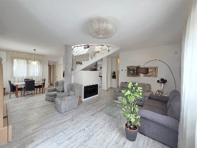 Foto Villa unifamiliare a Certaldo Zona Mensa, Via Toscana di 186 m²