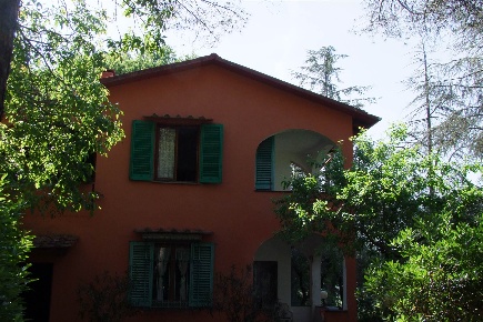 Foto Villa unifamiliare a Londa Centro di 138 m² con 6 locali in vendita