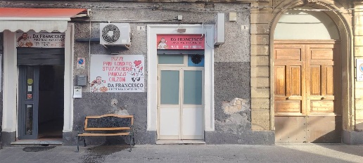 Foto Attività commerciale in Via Caduti del lavoro 8/A/B/C, Catania