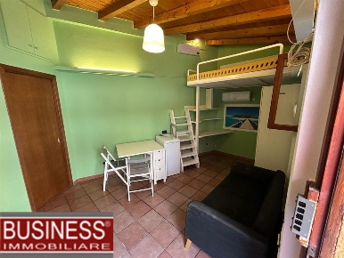 Foto Case indipendenti in Via Vincenzo Monti, Corsico di 25 m² con 1 locali