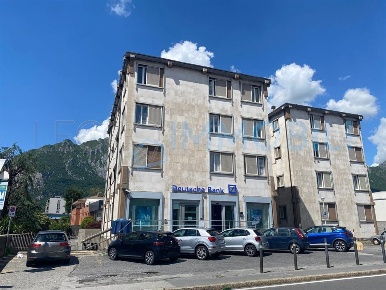 Foto Ufficio in VIA BELFIORE, Lecco Caleotto di 251 m² con 5 locali