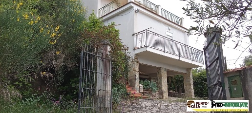 Foto Villa unifamiliare in Contrada Danigarci, Termini Imerese di 85 m²