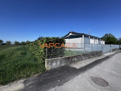 Foto Capannone industriale in VIA CAPPUCCINI, Romano di Lombardia di 800 m²