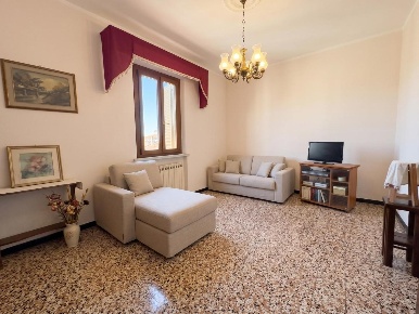 Foto Appartamento a Cecina Cecina Centro di 110 m² con 5 locali in vendita