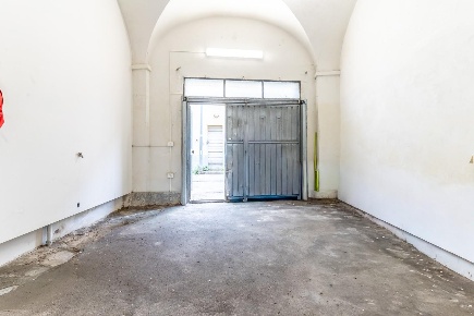 Foto Box a Empoli Pontorme - Cortenuova di 26 m² con 1 locali in vendita