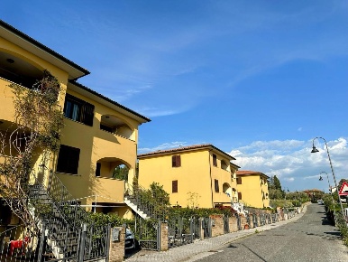 Foto Case semi ndipendenti a Suvereto Centro di 83 m² con 3 locali