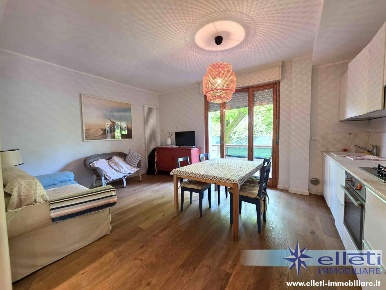 Foto Appartamento a Massa Marina di Massa Centro di 60 m² con 2 locali