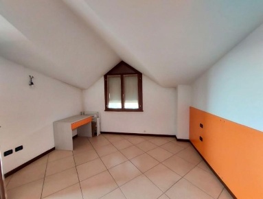 Foto Appartamento a Cassano d'Adda di 70 m² con 3 locali in vendita