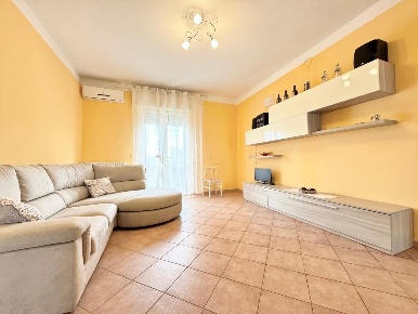 Foto Appartamento a Ponsacco Centro di 100 m² con 4 locali in vendita