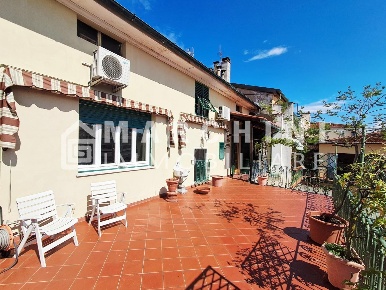Foto Appartamento a Lucca San Marco - Acquacalda di 125 m² con 7 locali