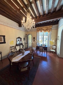 Foto Appartamento a Lucca Piazza Anfiteatro - Torre Guinigi di 280 m²