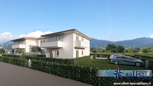 Foto Appartamento a Massa Marina di Massa Centro di 65 m² con 3 locali