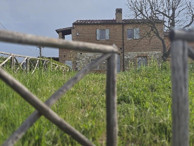 Foto Appartamento a Monteroni d'Arbia di 100 m² con 4 locali in vendita