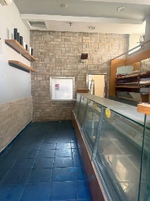 Foto Locale commerciale a Napoli Secondigliano di 100 m² con 2 locali